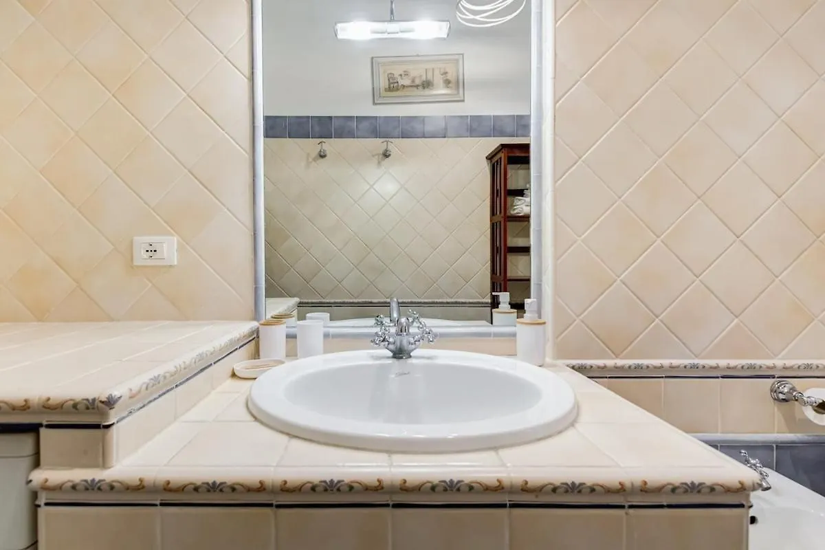 Bdc - Central Charming 2-Bdr! Rome Italy